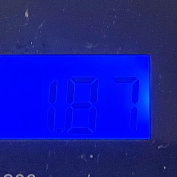 1” silver tone and red enamel heeled shoe charm - Picture 7 of 9